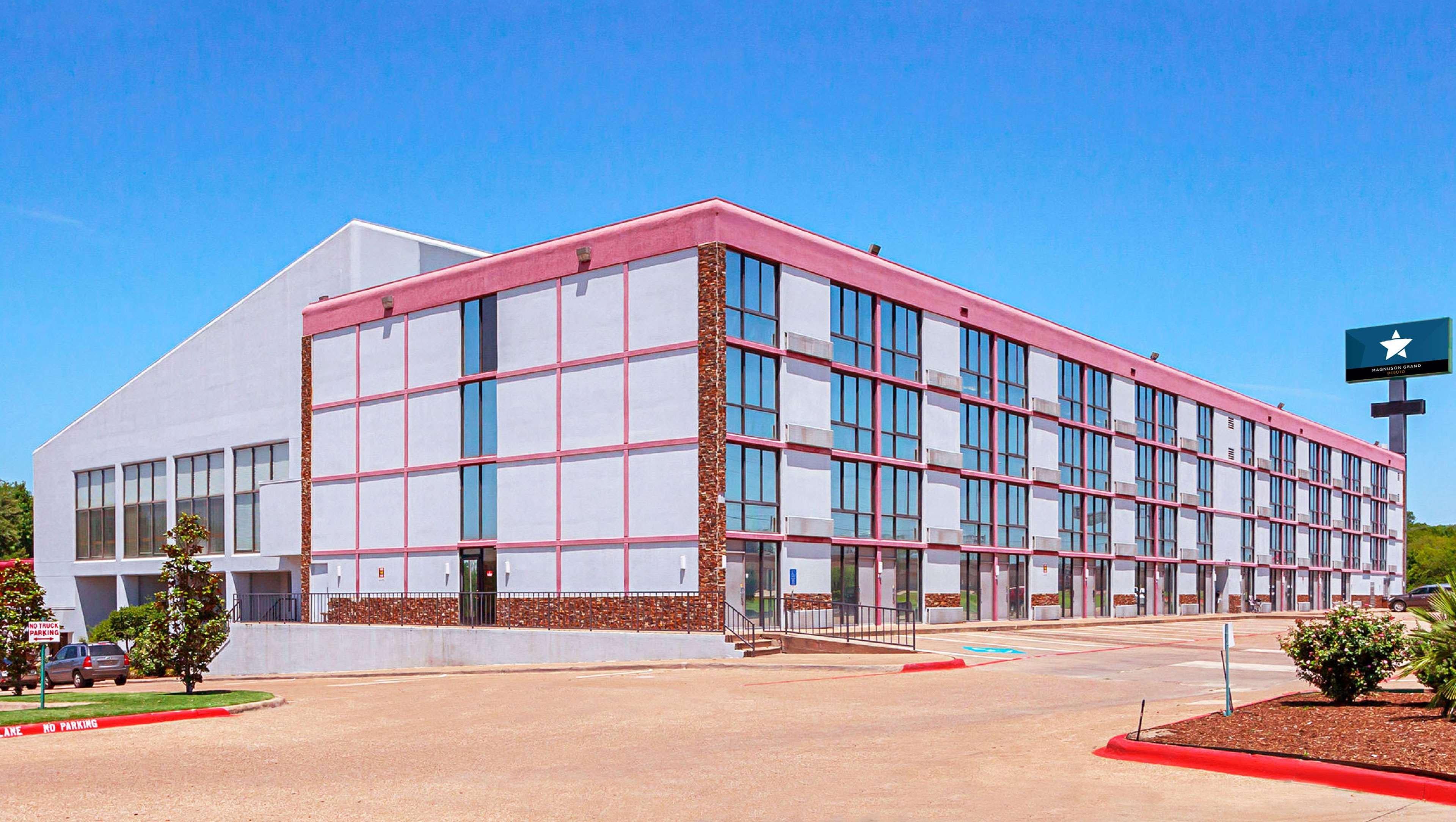 Hotel Magnuson Grand Desoto Exterior foto